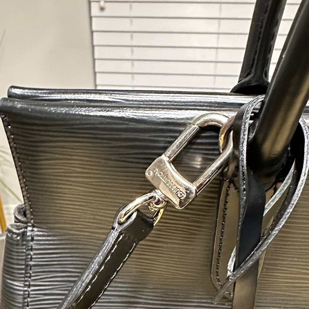 Louis Vuitton Black Epi Leather Structured Satchel with Shoulder Strap - Picture 3 of 12